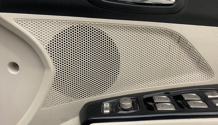 2022 Mahindra XUV300 W8 1.2 PETROL, Petrol, Manual, 21,601 km, Speaker