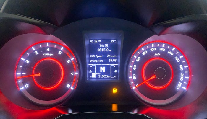 2022 Mahindra XUV300 W8 1.2 PETROL, Petrol, Manual, 21,601 km, Odometer Image
