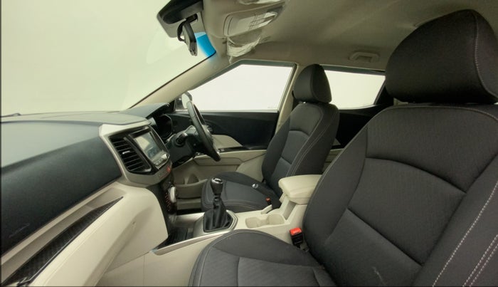 2022 Mahindra XUV300 W8 1.2 PETROL, Petrol, Manual, 21,601 km, Right Side Front Door Cabin