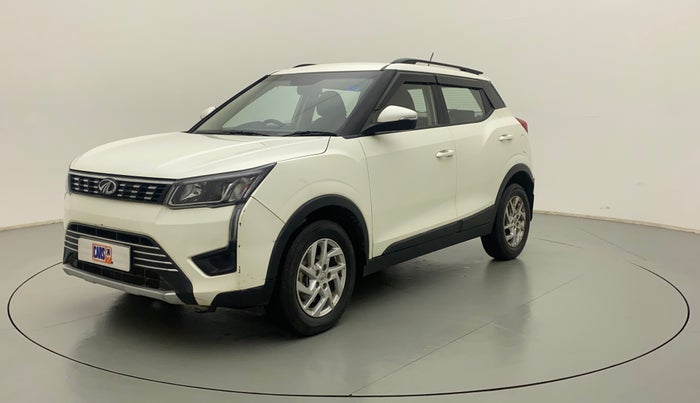 2022 Mahindra XUV300 W8 1.2 PETROL, Petrol, Manual, 21,601 km, Left Front Diagonal
