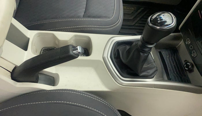 2022 Mahindra XUV300 W8 1.2 PETROL, Petrol, Manual, 21,601 km, Gear Lever