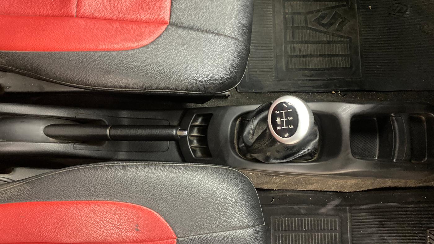 2014 Maruti Wagon R Stingray VXI, Petrol, Manual, 92,886 km, Gear Lever