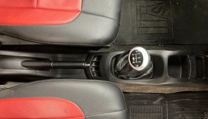 2014 Maruti Wagon R Stingray VXI, Petrol, Manual, 92,797 km, Gear Lever