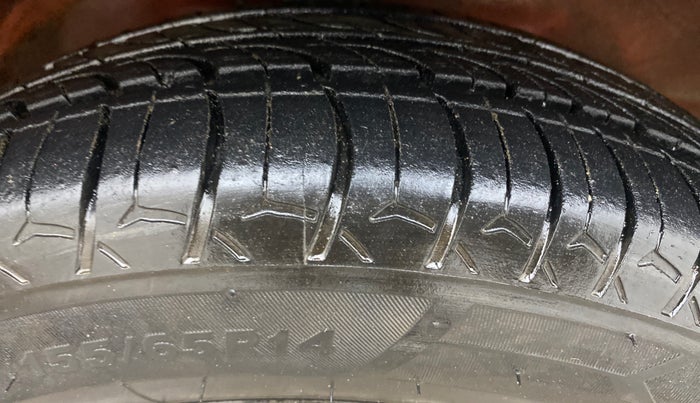 2014 Maruti Wagon R Stingray VXI, Petrol, Manual, 92,797 km, Right Front Tyre Tread