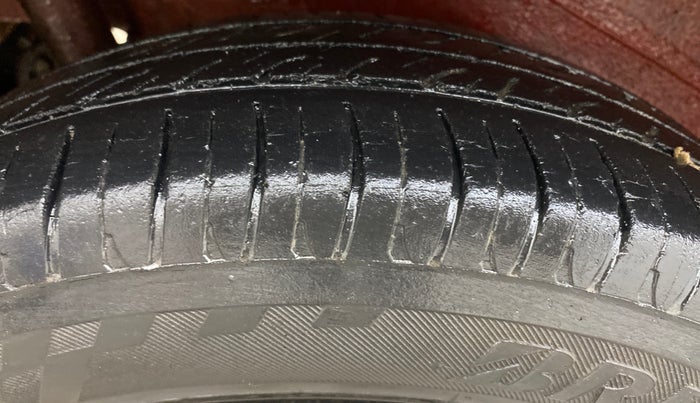 2014 Maruti Wagon R Stingray VXI, Petrol, Manual, 92,797 km, Right Rear Tyre Tread