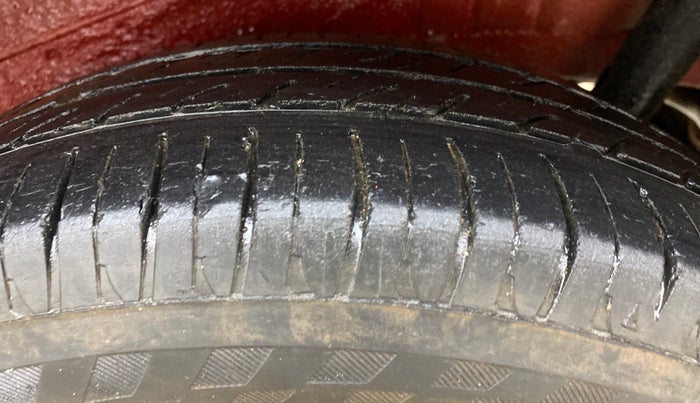 2014 Maruti Wagon R Stingray VXI, Petrol, Manual, 92,797 km, Left Rear Tyre Tread