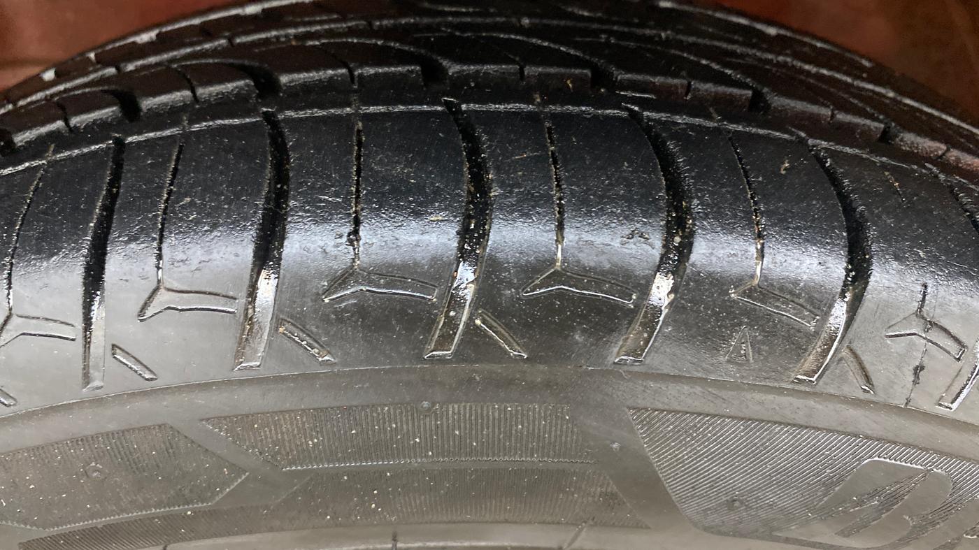 2014 Maruti Wagon R Stingray VXI, Petrol, Manual, 92,886 km, Left Front Tyre Tread