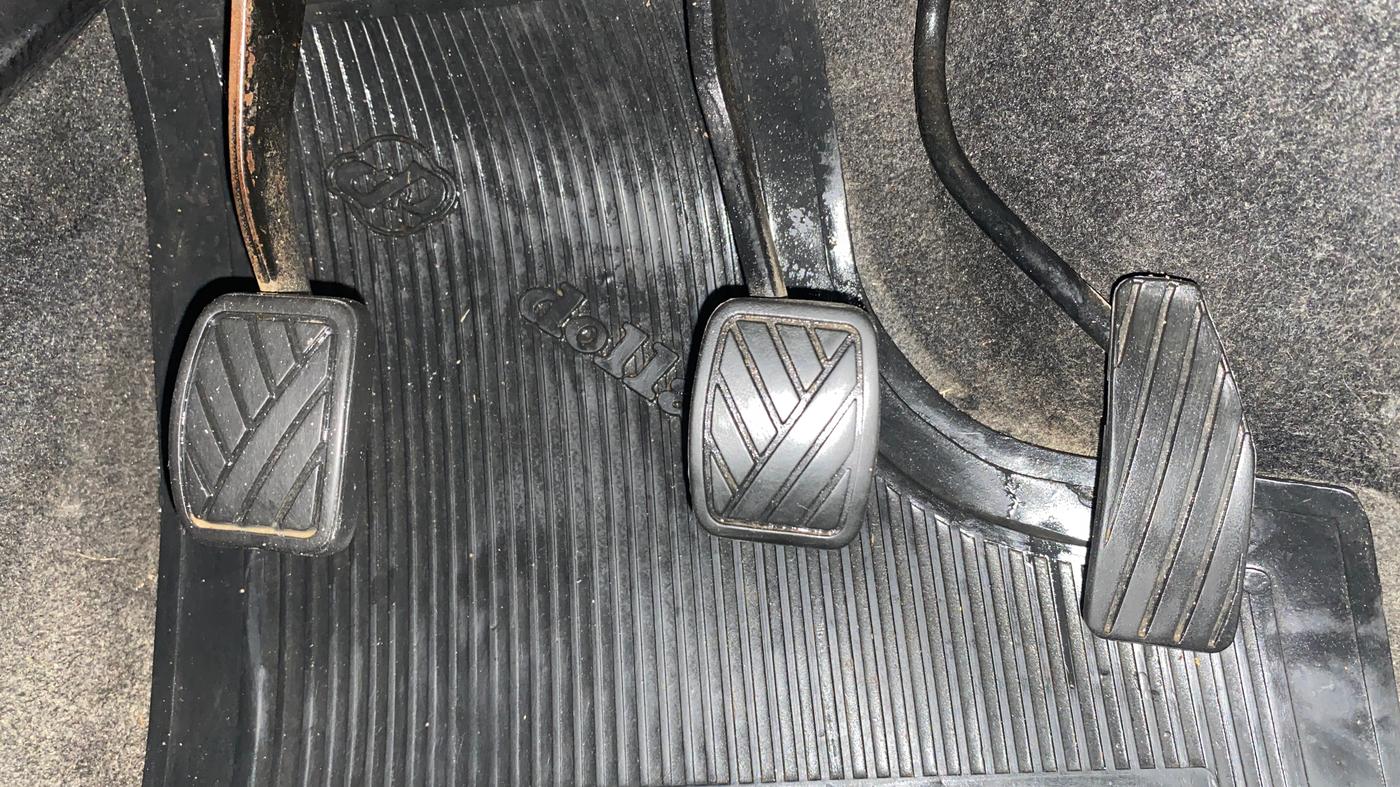2014 Maruti Wagon R Stingray VXI, Petrol, Manual, 92,886 km, Pedals