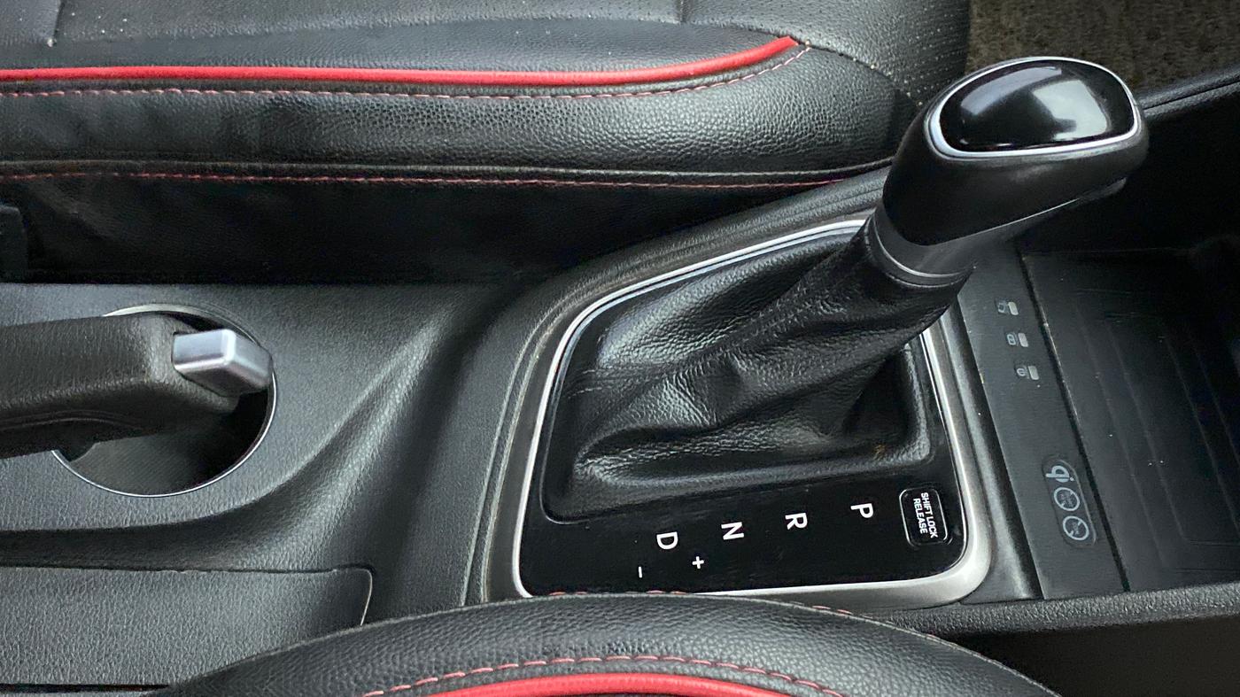 2019 Hyundai Verna 1.6 CRDI SX + AT, Diesel, Automatic, 47,738 km, Gear Lever