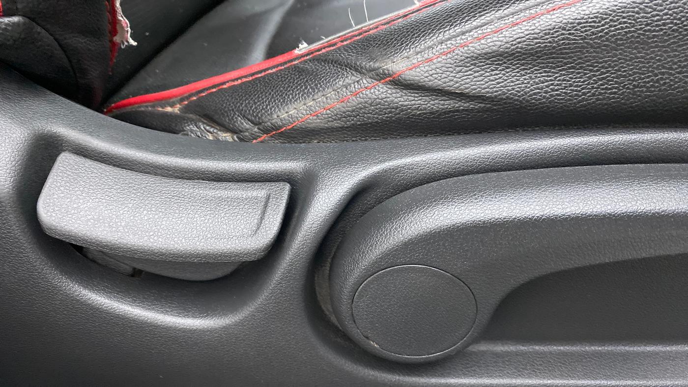 2019 Hyundai Verna 1.6 CRDI SX + AT, Diesel, Automatic, 47,738 km, Driver Side Adjustment Panel