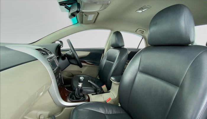 2013 Toyota Corolla Altis G, Petrol, Manual, 24,213 km, Right Side Front Door Cabin