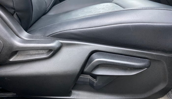 2021 Tata NEXON XZA PLUS (O) DIESEL DARK EDITION, Diesel, Automatic, 31,361 km, Driver Side Adjustment Panel