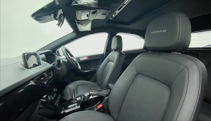 2021 Tata NEXON XZA PLUS (O) DIESEL DARK EDITION, Diesel, Automatic, 31,361 km, Right Side Front Door Cabin