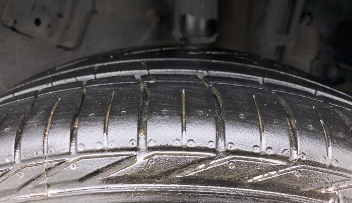 2021 Tata NEXON XZA PLUS (O) DIESEL DARK EDITION, Diesel, Automatic, 31,361 km, Left Rear Tyre Tread