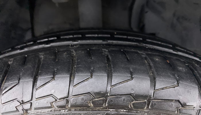 2021 Tata NEXON XZA PLUS (O) DIESEL DARK EDITION, Diesel, Automatic, 31,361 km, Right Front Tyre Tread