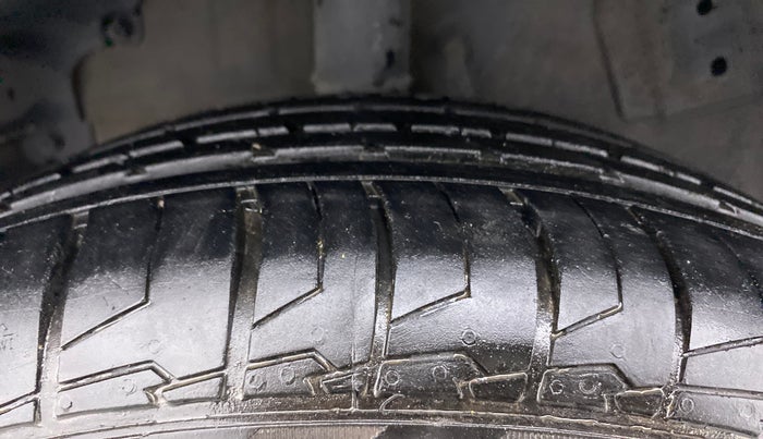 2021 Tata NEXON XZA PLUS (O) DIESEL DARK EDITION, Diesel, Automatic, 31,361 km, Right Rear Tyre Tread