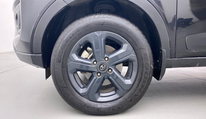 2021 Tata NEXON XZA PLUS (O) DIESEL DARK EDITION, Diesel, Automatic, 31,361 km, Left Front Wheel