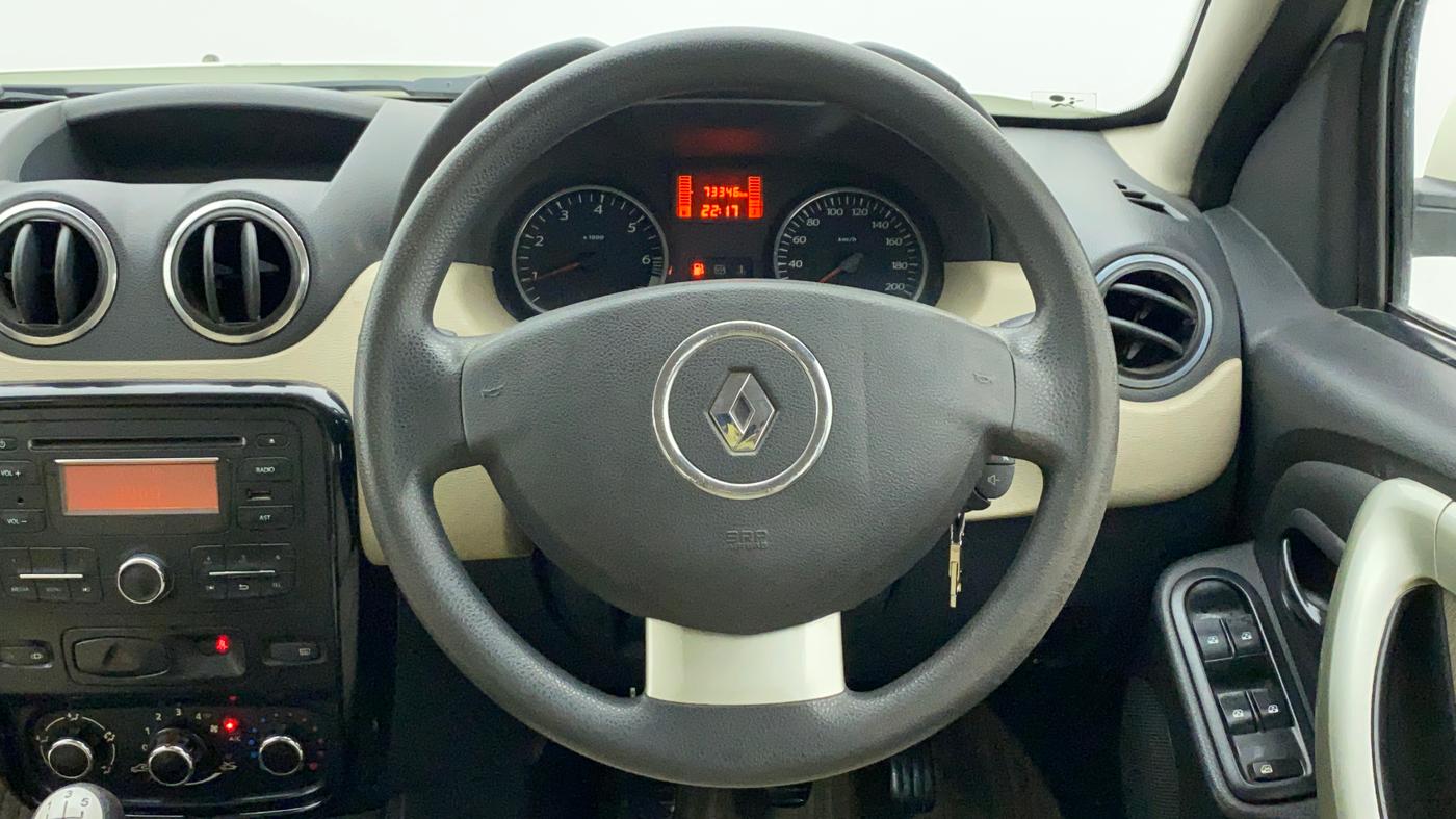 2014 Renault Duster RXL PETROL, Petrol, Manual, 73,346 km, Steering Wheel Close Up