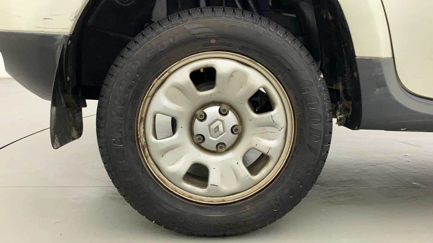 2014 Renault Duster RXL PETROL, Petrol, Manual, 73,346 km, Right Rear Wheel