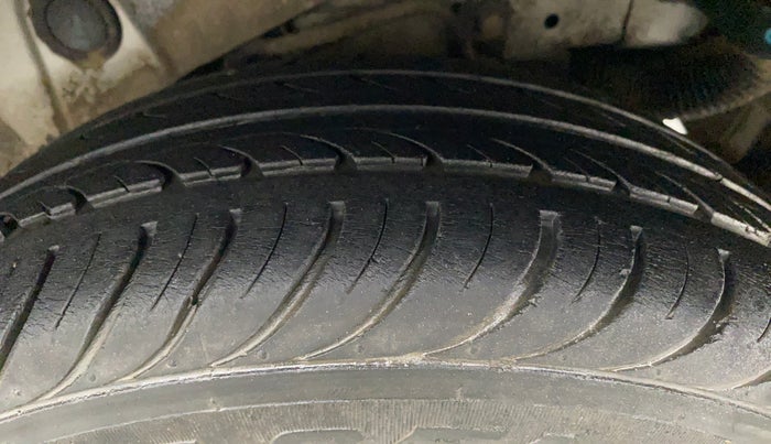 2013 Hyundai Santro Xing GL PLUS, Petrol, Manual, 37,850 km, Left Rear Tyre Tread
