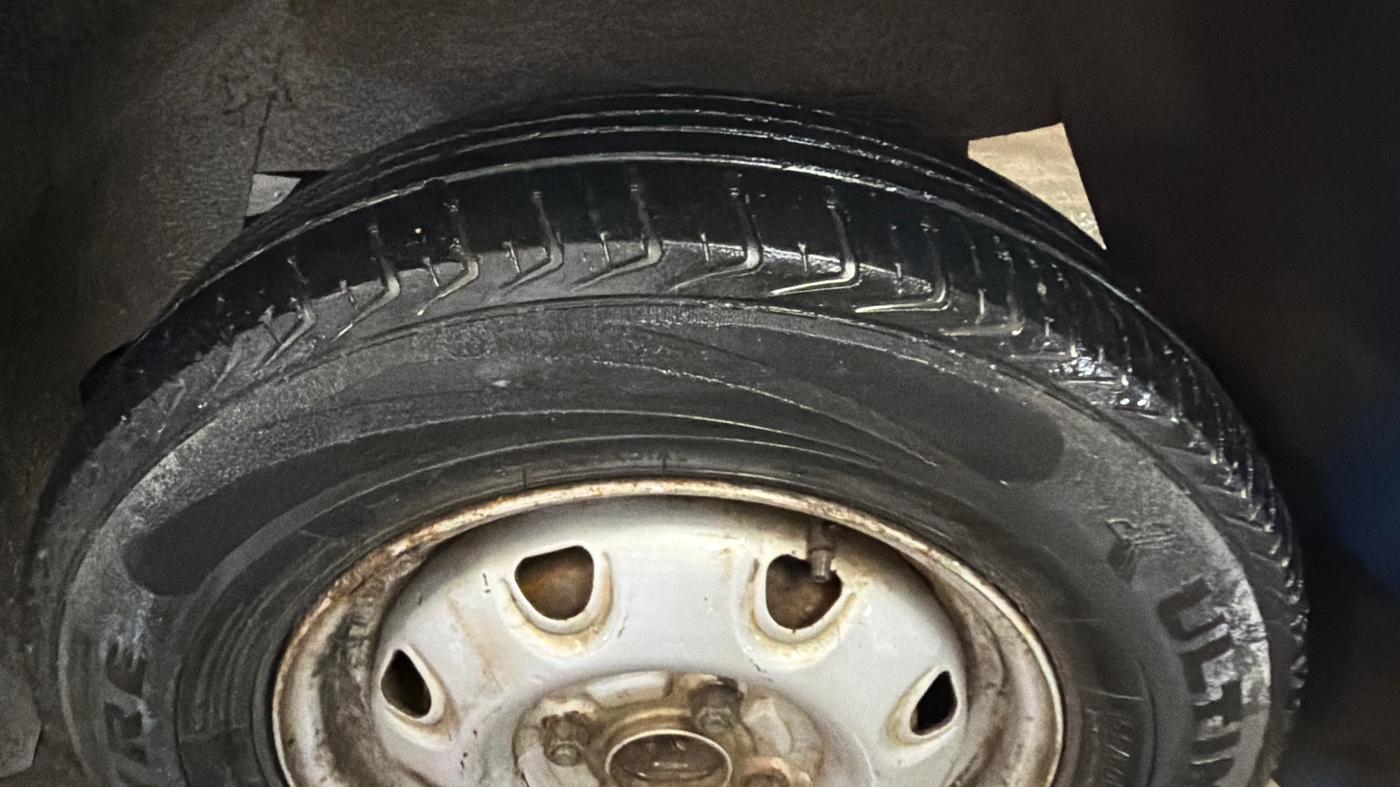2020 Maruti Eeco 5 STR WITH A/C+HTR CNG, CNG, Manual, 1,23,137 km, Left Rear Tyre Tread