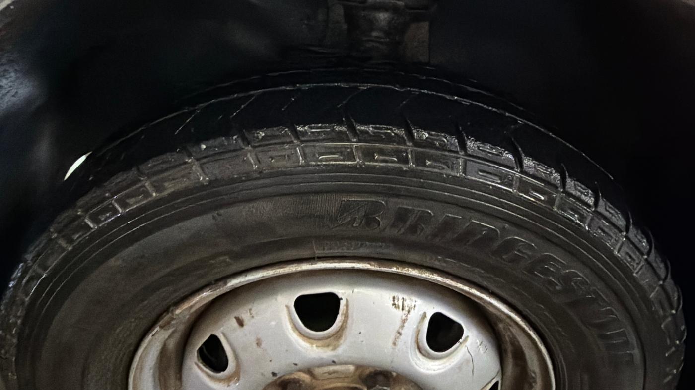 2020 Maruti Eeco 5 STR WITH A/C+HTR CNG, CNG, Manual, 1,23,137 km, Left Front Tyre Tread