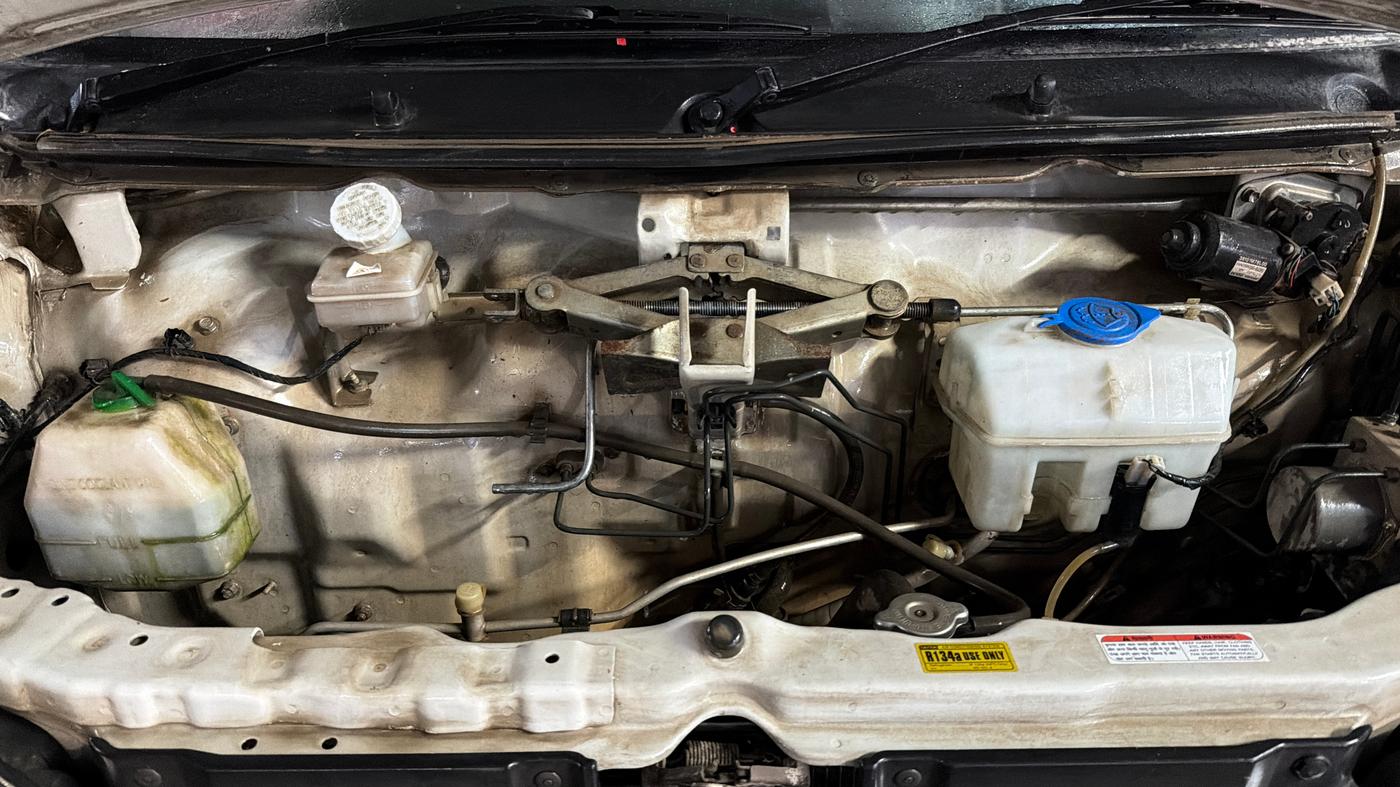 2020 Maruti Eeco 5 STR WITH A/C+HTR CNG, CNG, Manual, 1,23,137 km, Engine View