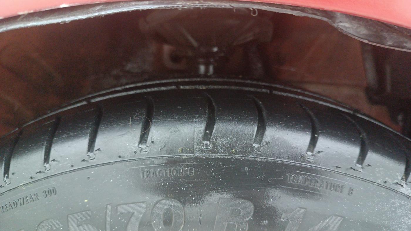 2014 Maruti Celerio ZXI, Petrol, Manual, 96,716 km, Right Front Tyre Tread