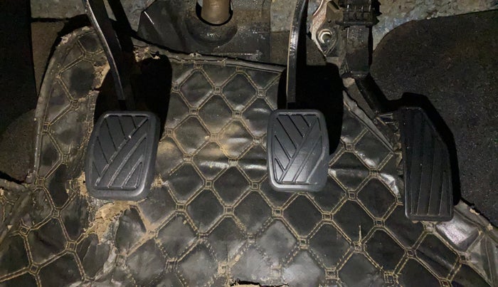 2023 Maruti Baleno DELTA CNG 1.2L, CNG, Manual, 80,032 km, Pedals