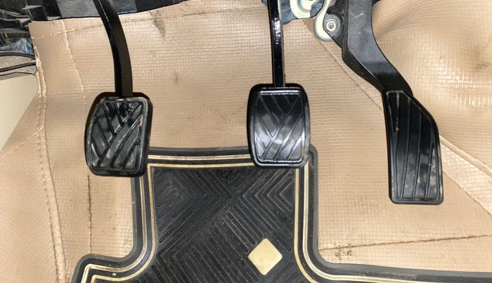 2017 Maruti Ciaz DELTA 1.4 MT PETROL, Petrol, Manual, 63,248 km, Pedals