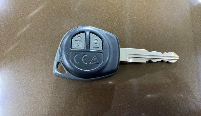 2017 Maruti Ciaz DELTA 1.4 MT PETROL, Petrol, Manual, 63,248 km, Key Close Up