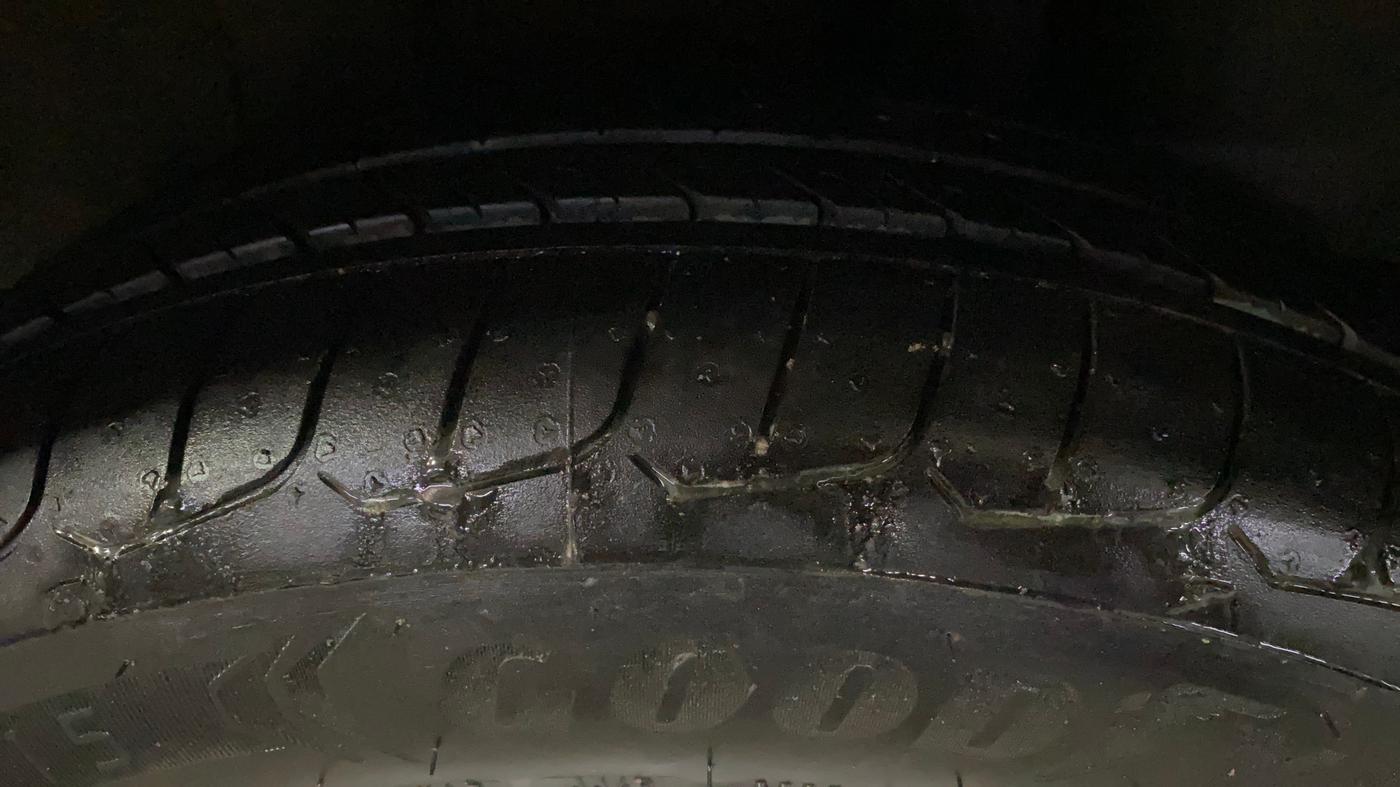 2017 Maruti Ciaz DELTA 1.4 MT PETROL, Petrol, Manual, 63,248 km, Left Rear Tyre Tread