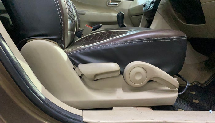 2017 Maruti Ciaz DELTA 1.4 MT PETROL, Petrol, Manual, 63,248 km, Driver Side Adjustment Panel