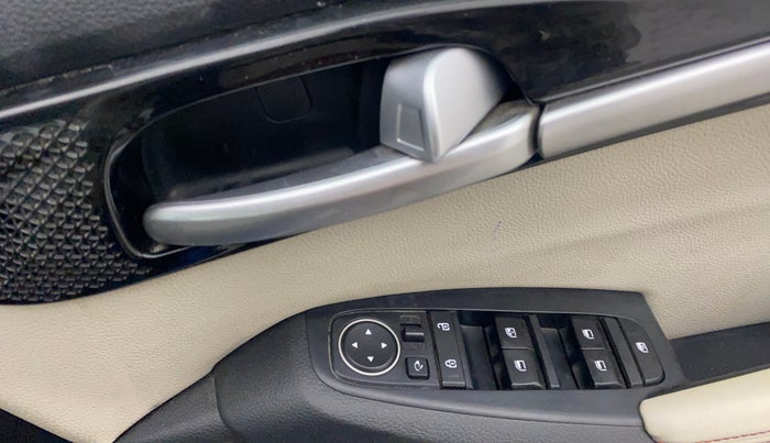 2020 KIA SELTOS GTX PLUS DCT 1.4 PETROL, Petrol, Automatic, 90,565 km, Driver Side Door Panels Control