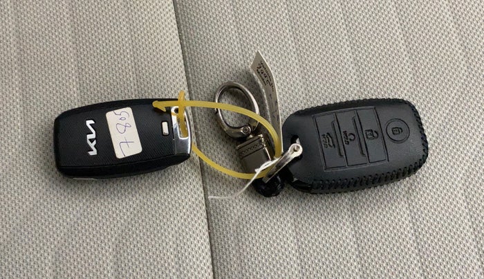 2021 KIA SONET HTX 1.0 IMT, Petrol, Manual, 14,680 km, Key Close Up