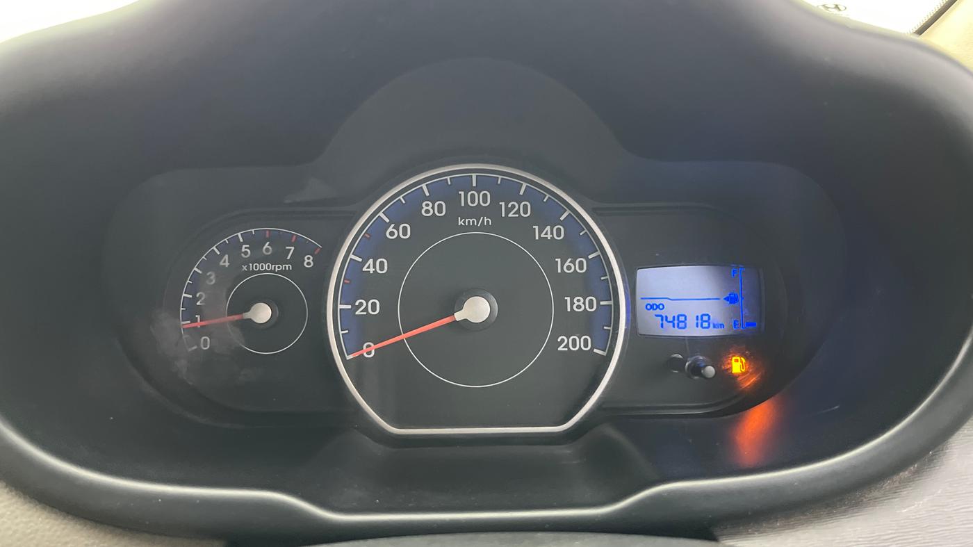 2014 Hyundai i10 SPORTZ 1.1, Petrol, Manual, 74,817 km, Odometer Image