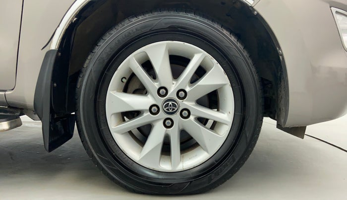 2017 Toyota Innova Crysta 2.4 VX 8 STR, Diesel, Manual, 1,47,775 km, Right Front Tyre