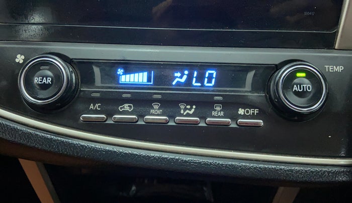 2017 Toyota Innova Crysta 2.4 VX 8 STR, Diesel, Manual, 1,47,775 km, Automatic Climate Control