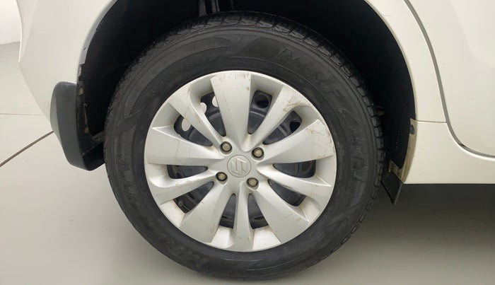 2017 Maruti Baleno DELTA PETROL 1.2, Petrol, Manual, 30,379 km, Right Rear Wheel