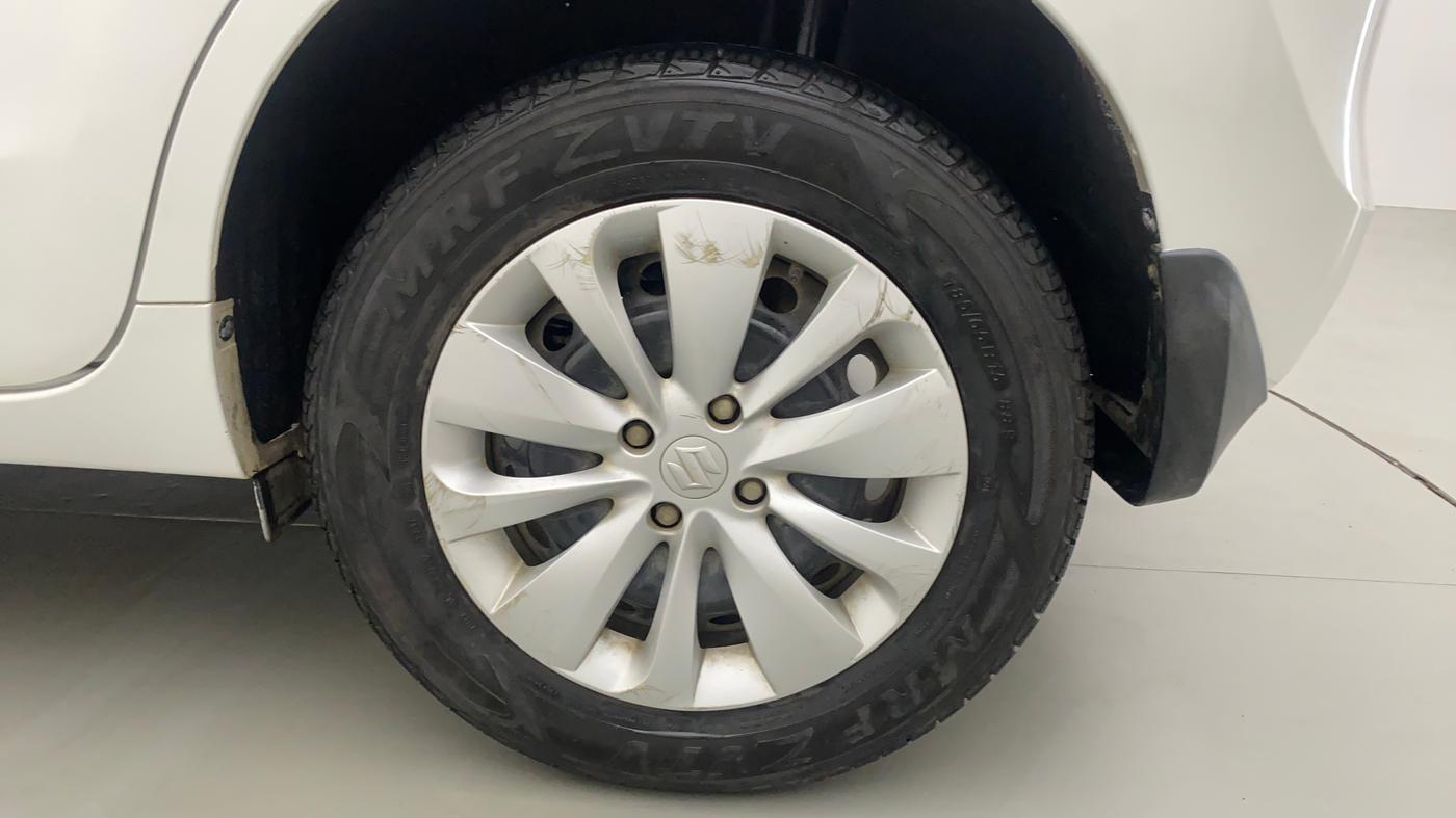 2017 Maruti Baleno DELTA PETROL 1.2, Petrol, Manual, 30,379 km, Left Rear Wheel