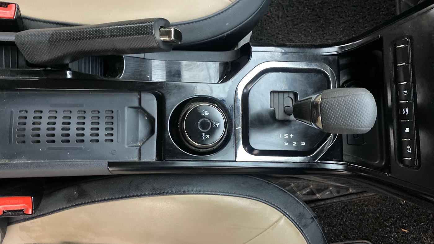 2023 Tata NEXON XZA PLUS LUX SUNROOF KAZIRANGA PETROL, Petrol, Automatic, 79,935 km, Gear Lever