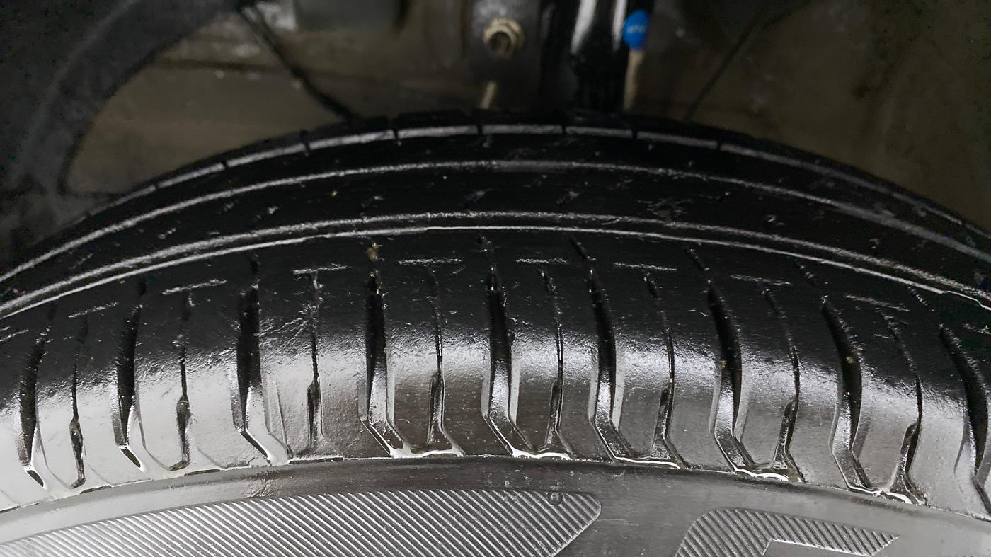 2021 Maruti Swift VXI, Petrol, Manual, 31,751 km, Left Front Tyre Tread
