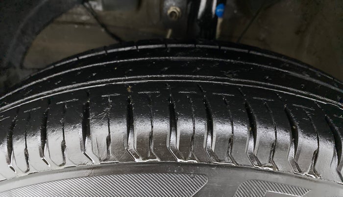 2021 Maruti Swift VXI, Petrol, Manual, 31,751 km, Left Front Tyre Tread