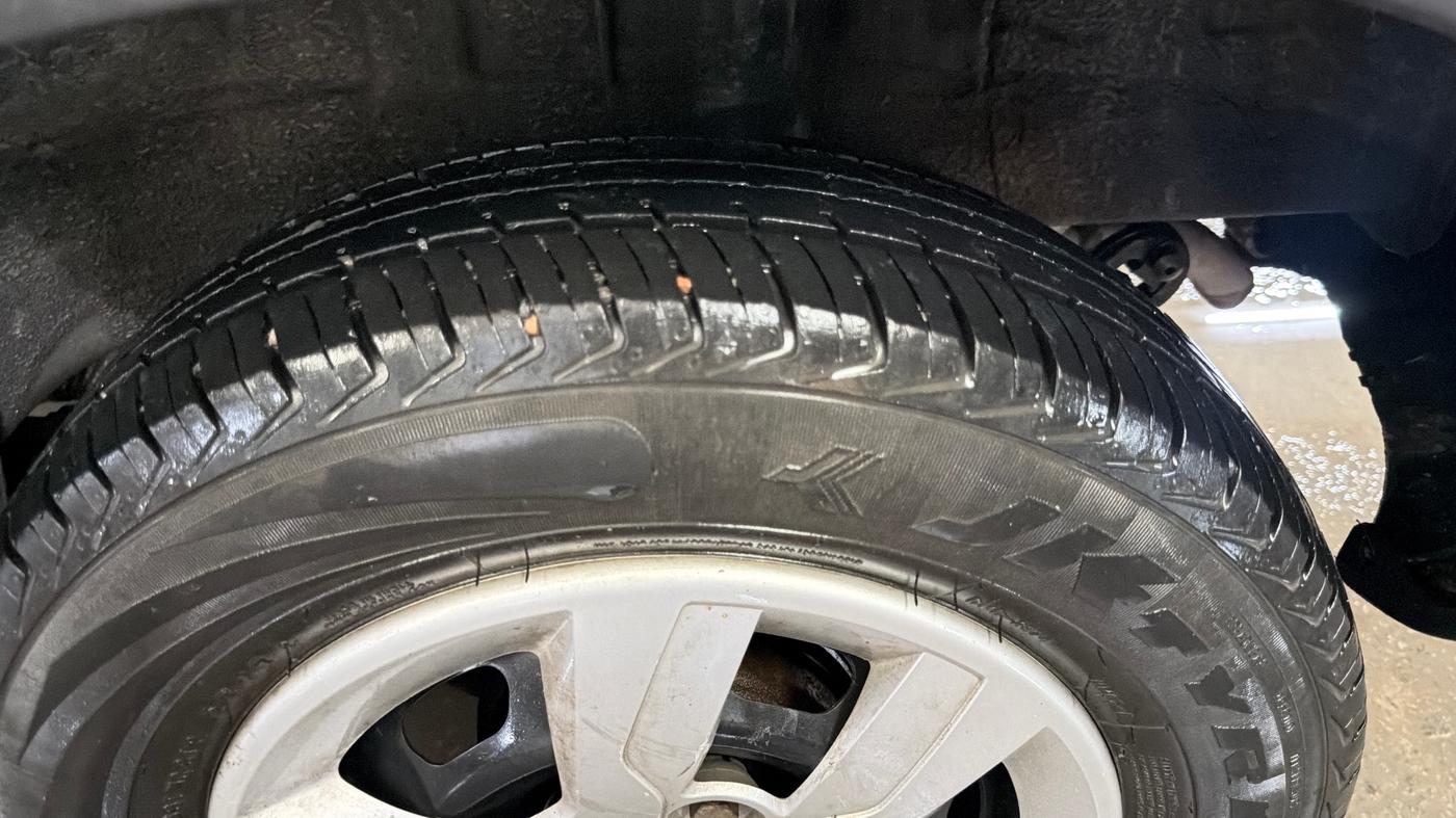 2017 Renault Kwid RXL, Petrol, Manual, 46,155 km, Left Rear Tyre Tread