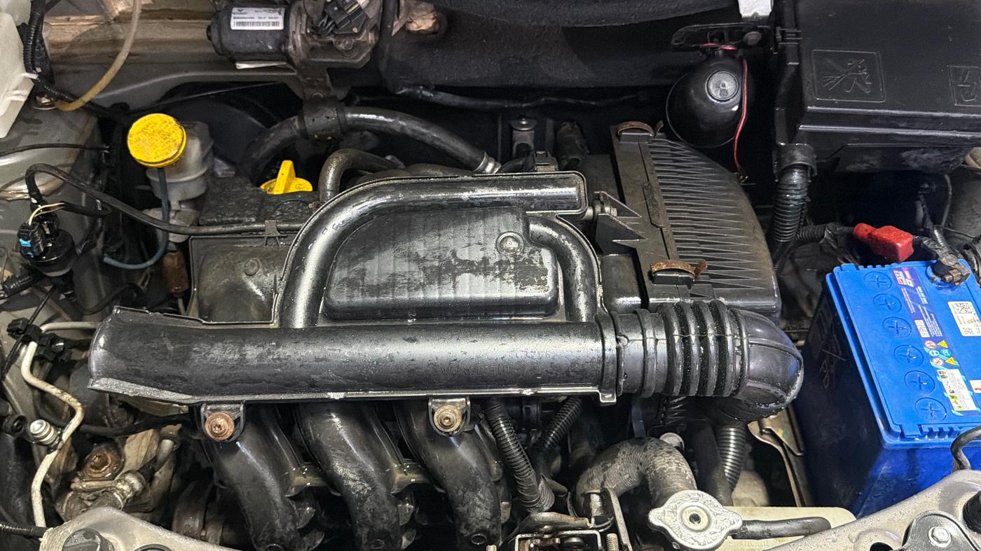 2017 Renault Kwid RXL, Petrol, Manual, 46,155 km, Engine View