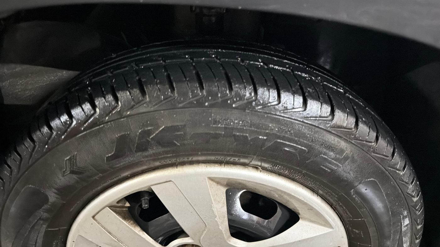 2017 Renault Kwid RXL, Petrol, Manual, 46,155 km, Right Front Tyre Tread