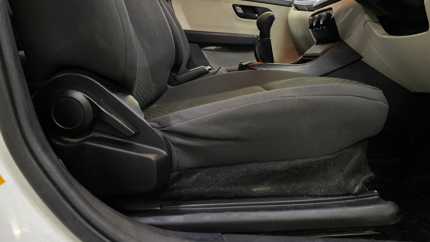 2021 Tata ALTROZ XE PETROL, Petrol, Manual, 46,633 km, Driver Side Adjustment Panel