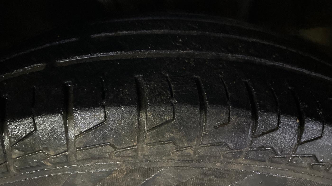 2021 Tata ALTROZ XE PETROL, Petrol, Manual, 46,633 km, Left Front Tyre Tread