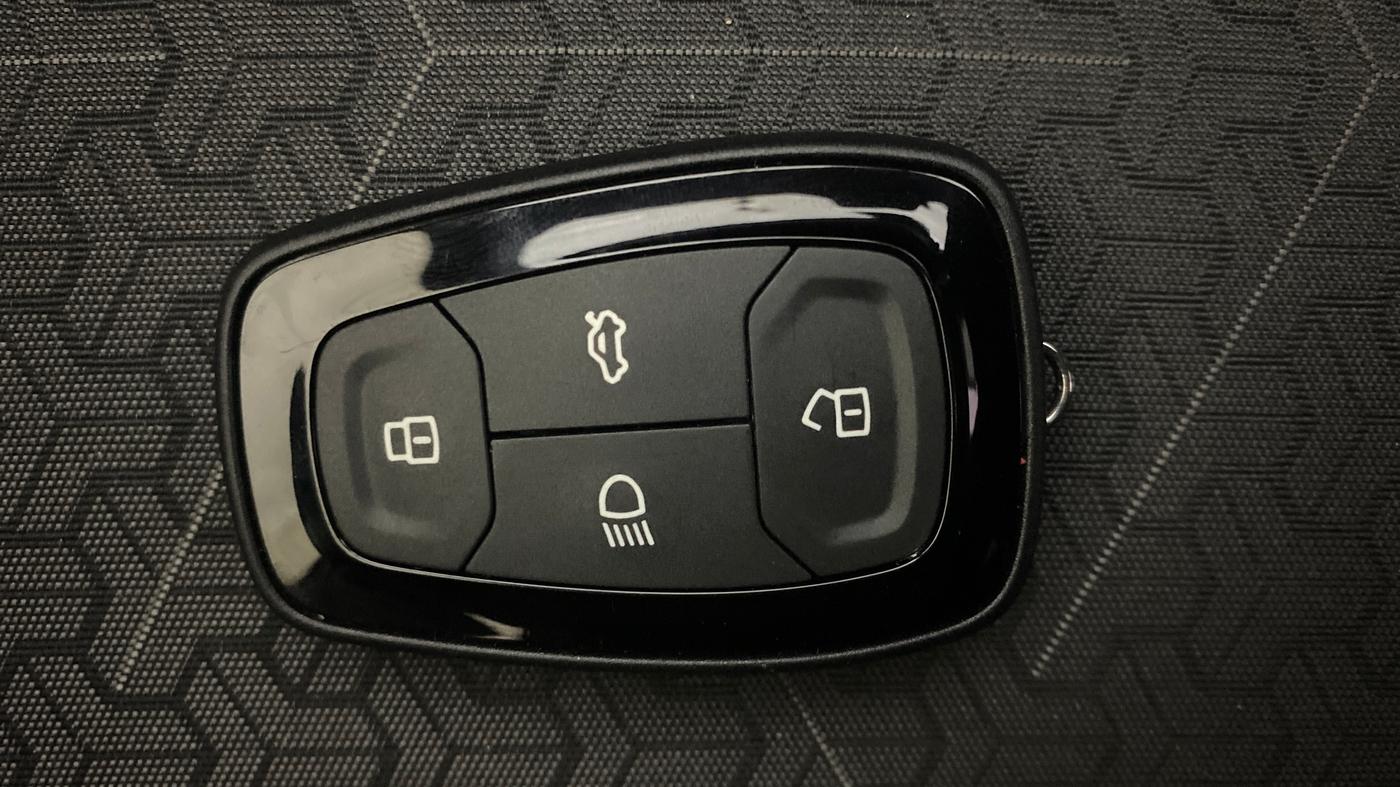 2025 Tata PUNCH Accomplished Plus (S) AMT, Petrol, Automatic, 12,391 km, Key Close Up