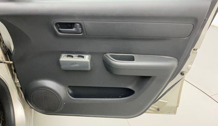 2011 Maruti Swift LXI, Petrol, Manual, 28,716 km, Driver Side Door Panels Control